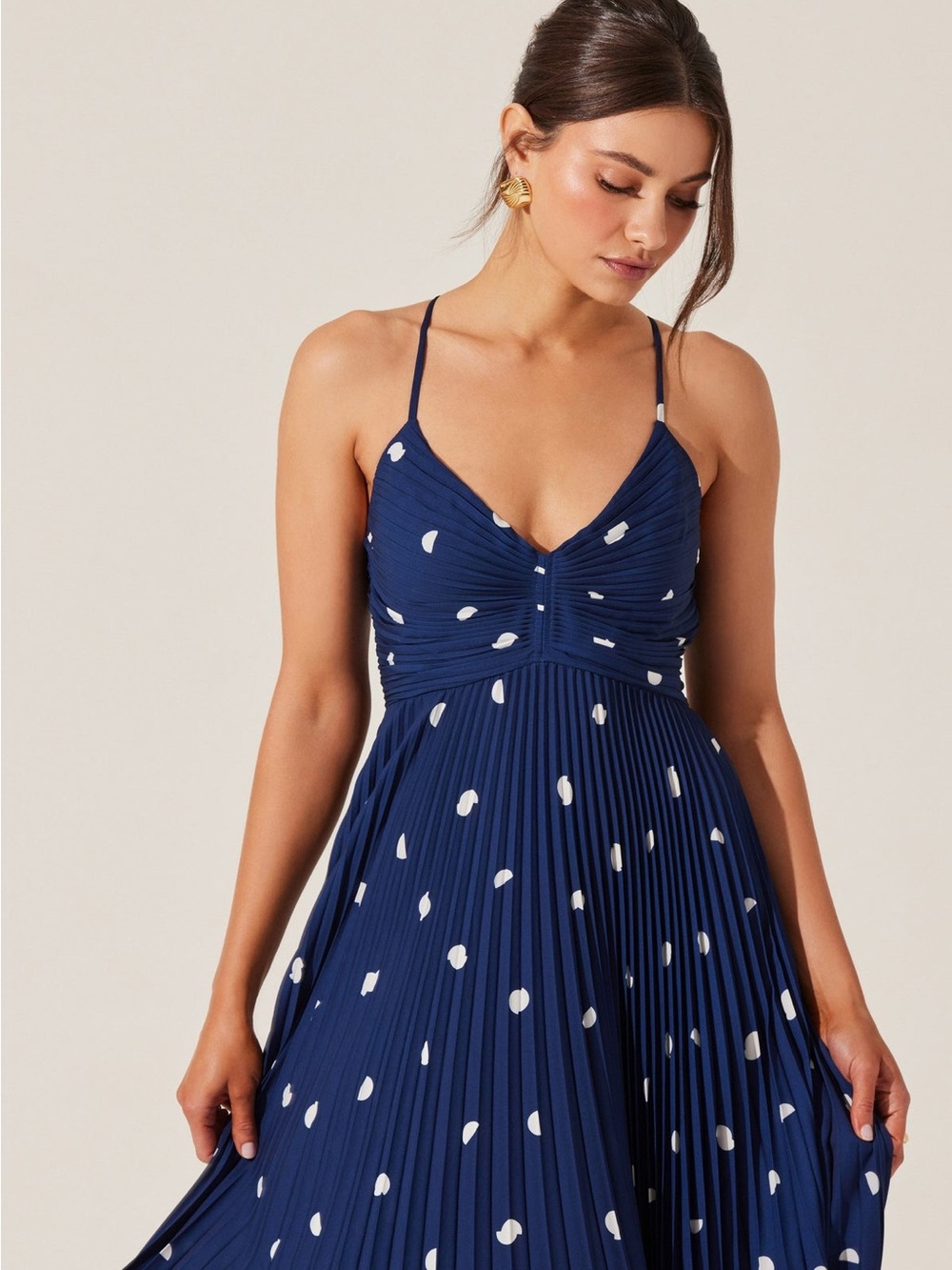 Astr the Label Blythe Navy Polka Dot Pleated Maxi Dress Medium - Picture 5 of 9